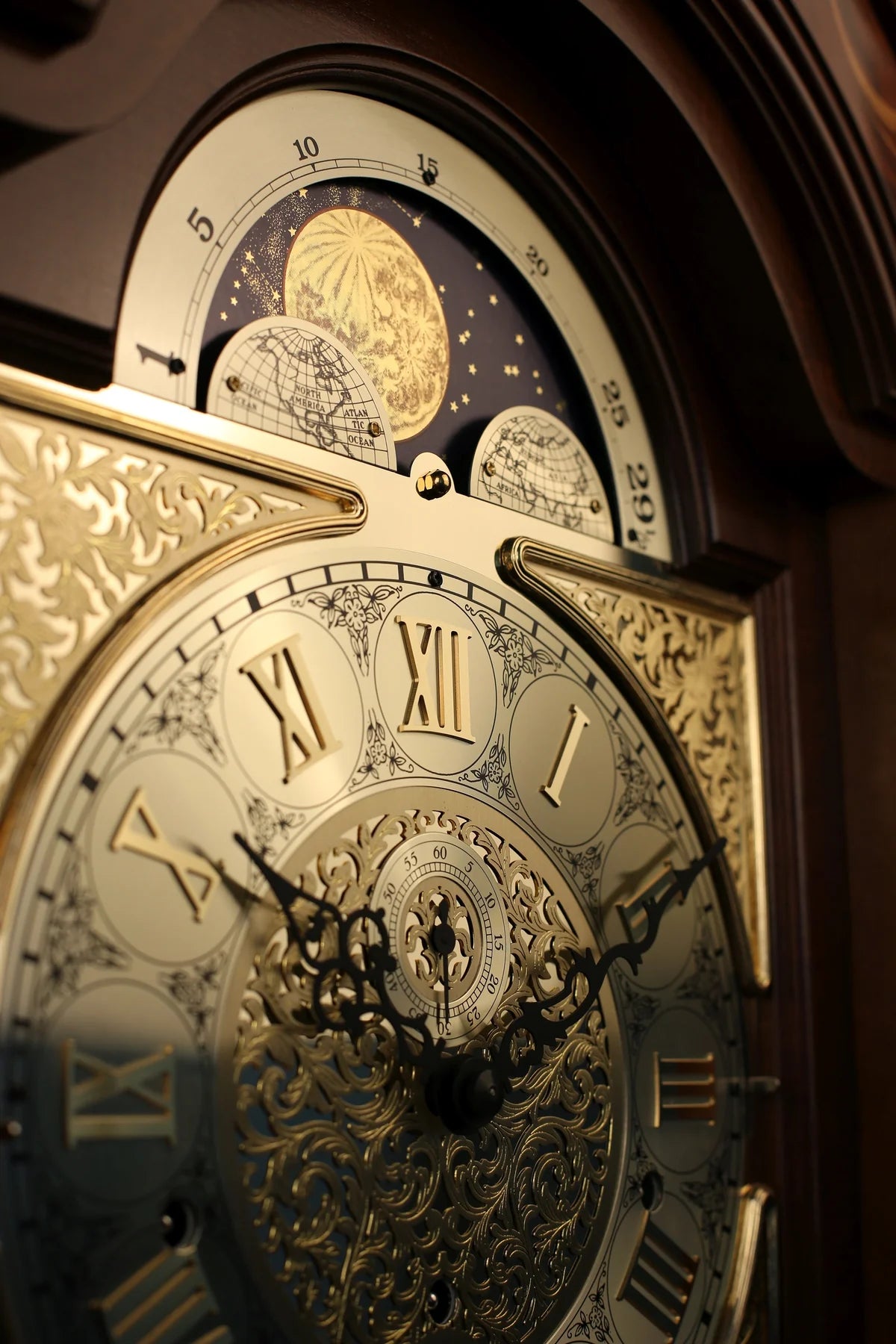 Helmle Grandfather Clock 01131-031171