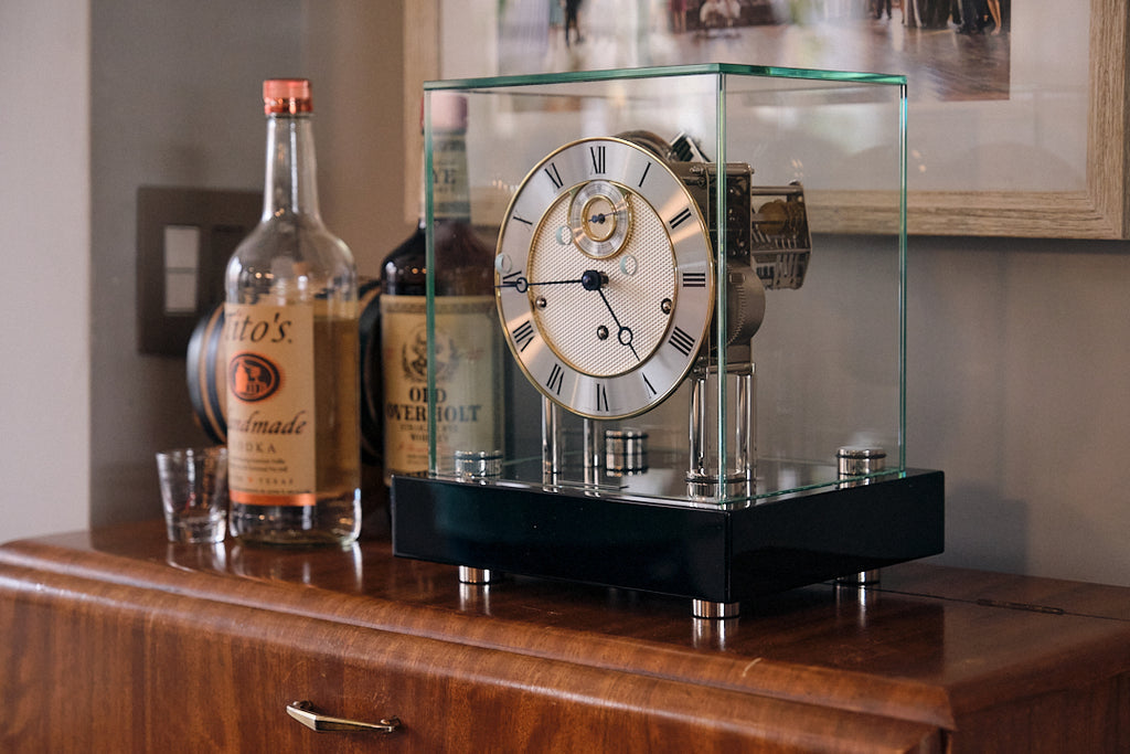 Skeleton table clock (glass case/Roman numerals/mechanical)
