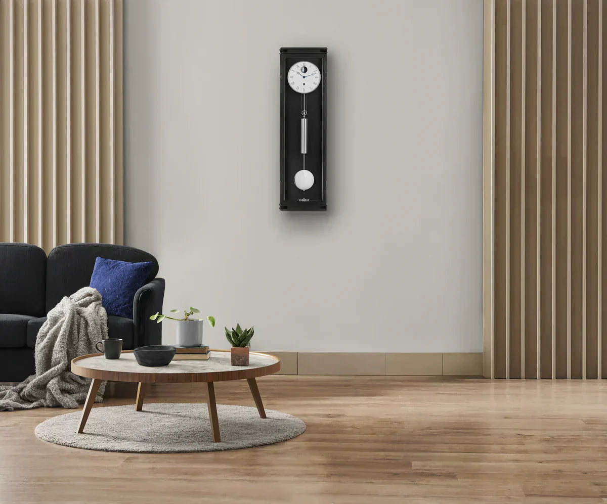 時の芸術、月に一度の儀式──Hermle(ヘルムレ)「71013」マンスリー・レギュレーター登場